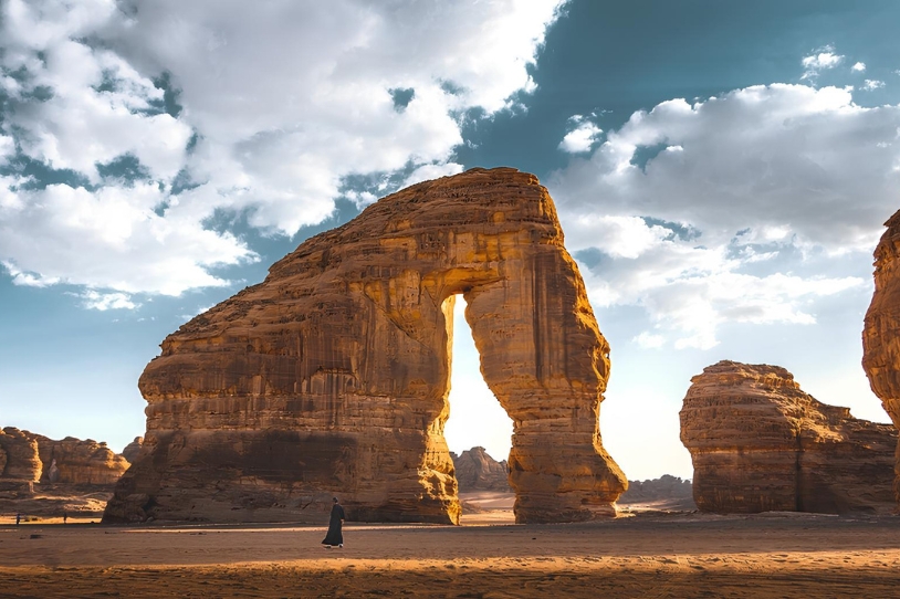 阿拉伯半島_沙烏地阿拉伯_赫格拉遺址_世界之崖_巴林_科威特_卡達