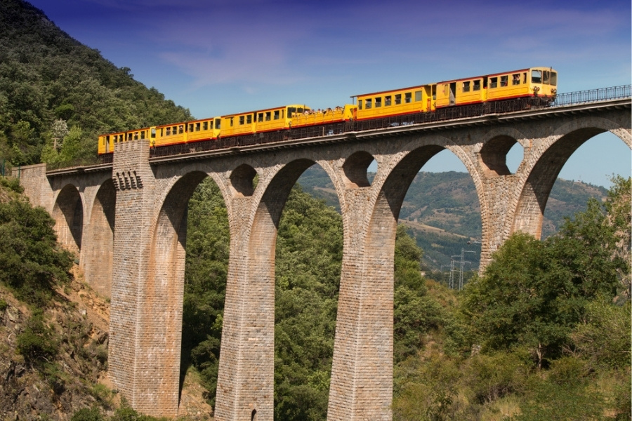 庇里牛斯山黃色小火車景觀鐵道行程